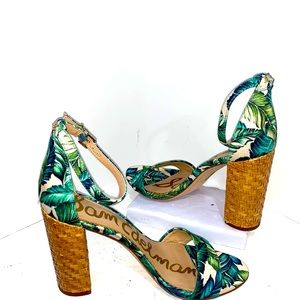 Sam Edelman tropical palm leaves & woven bamboo like heels with gold hardware 7M